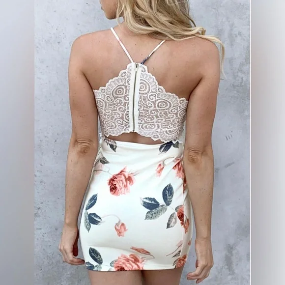 Bellelily Dresses | Floral Lace Splicing Bodycon Dress | Color: White | Size: M | Brittanycarr787's Closet